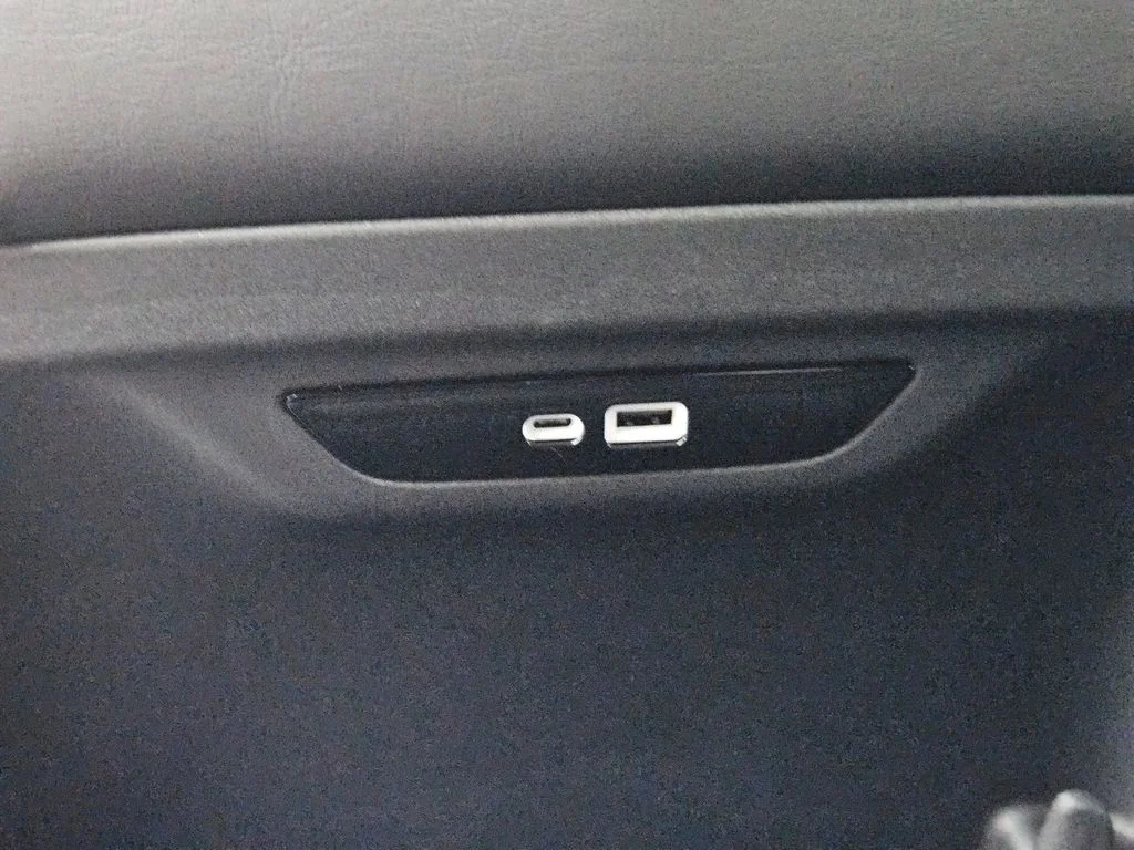 2026 Chrysler Pacifica Select - Photo 26
