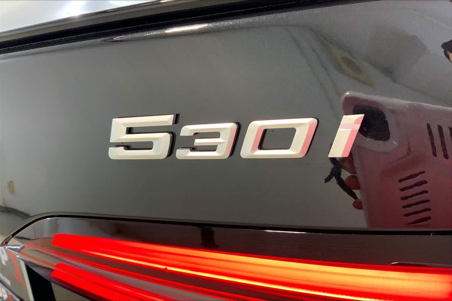 New 2027 Black Sapphire Metallic BMW 530i xDrive image 15