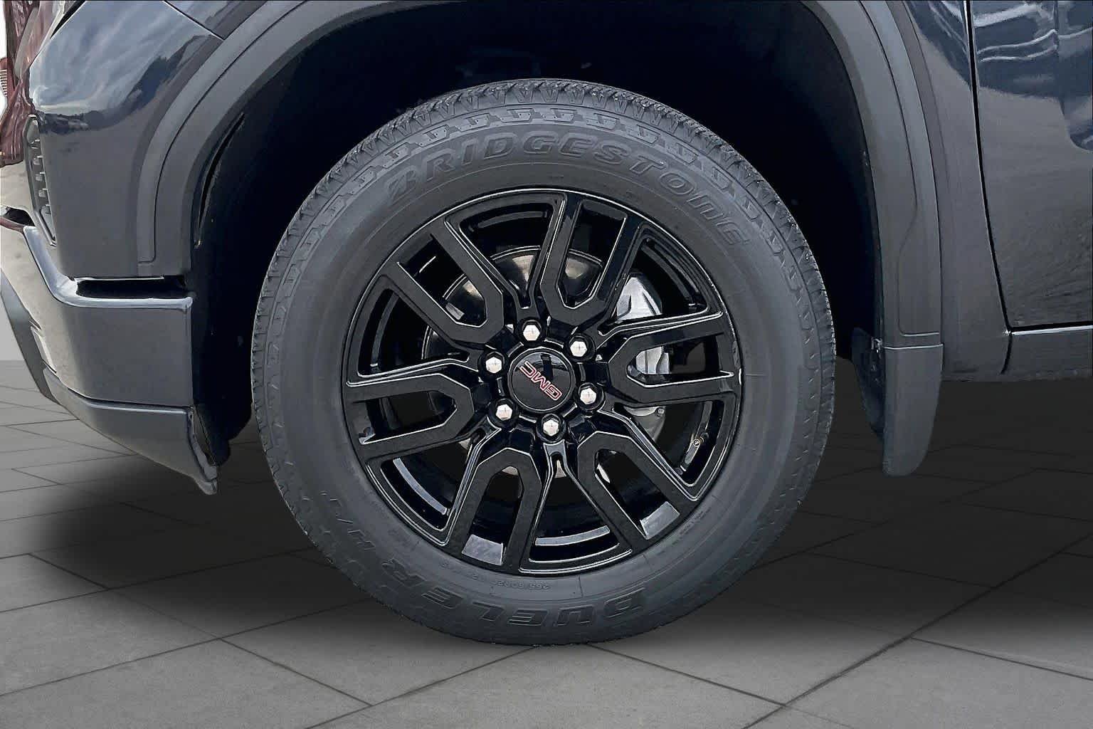 Used 2022 Titanium Rush Metallic GMC Elevation image 10