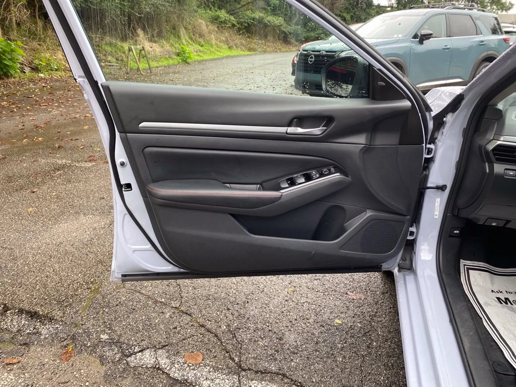Used 2025 Gray Nissan 2.5 SR image 10