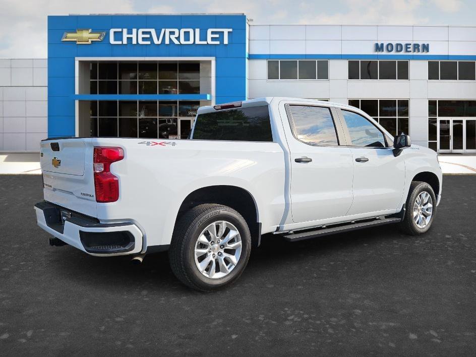 New 2026 Summit White Chevrolet Custom image 6