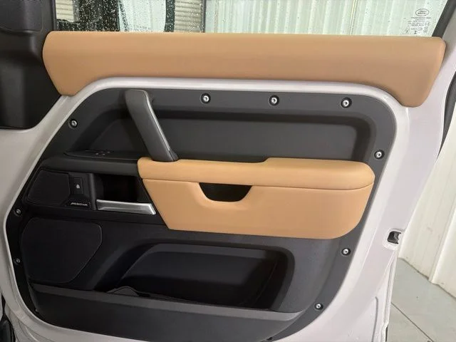 New 2026 Borasco Gray Metallic Land Rover S image 21