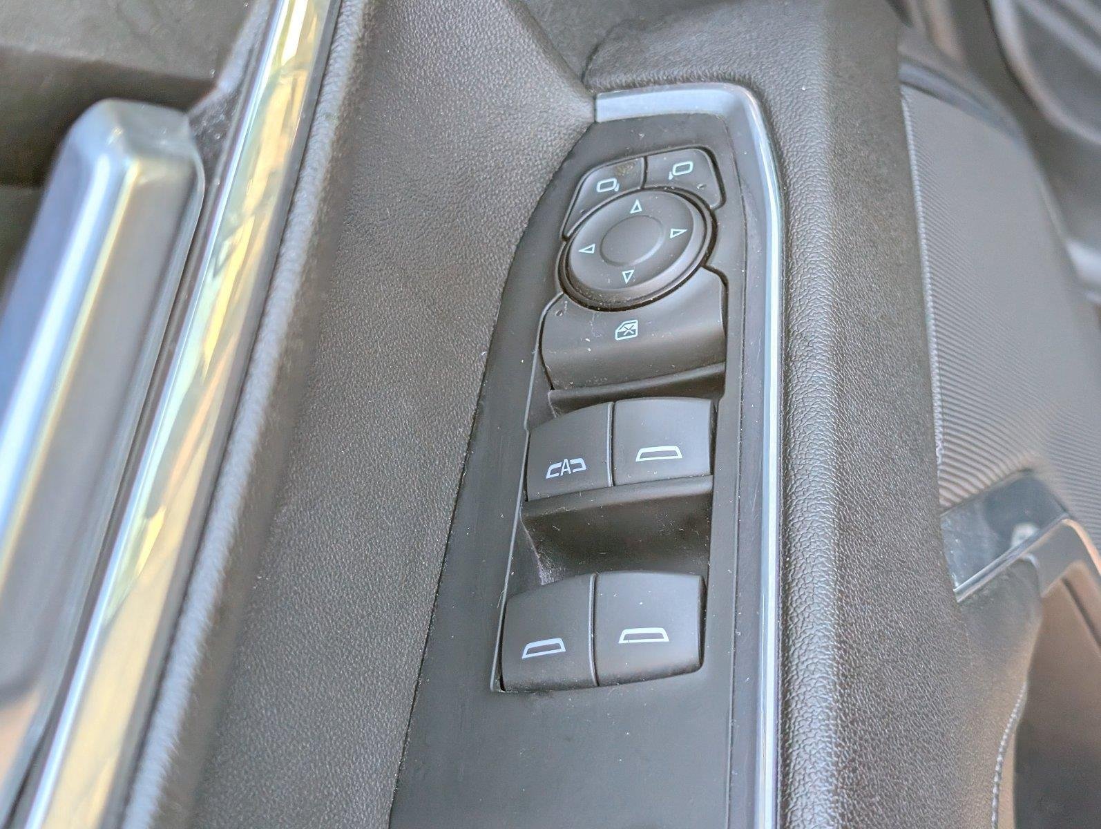 Used 2023 BLACK Chevrolet RST image 17