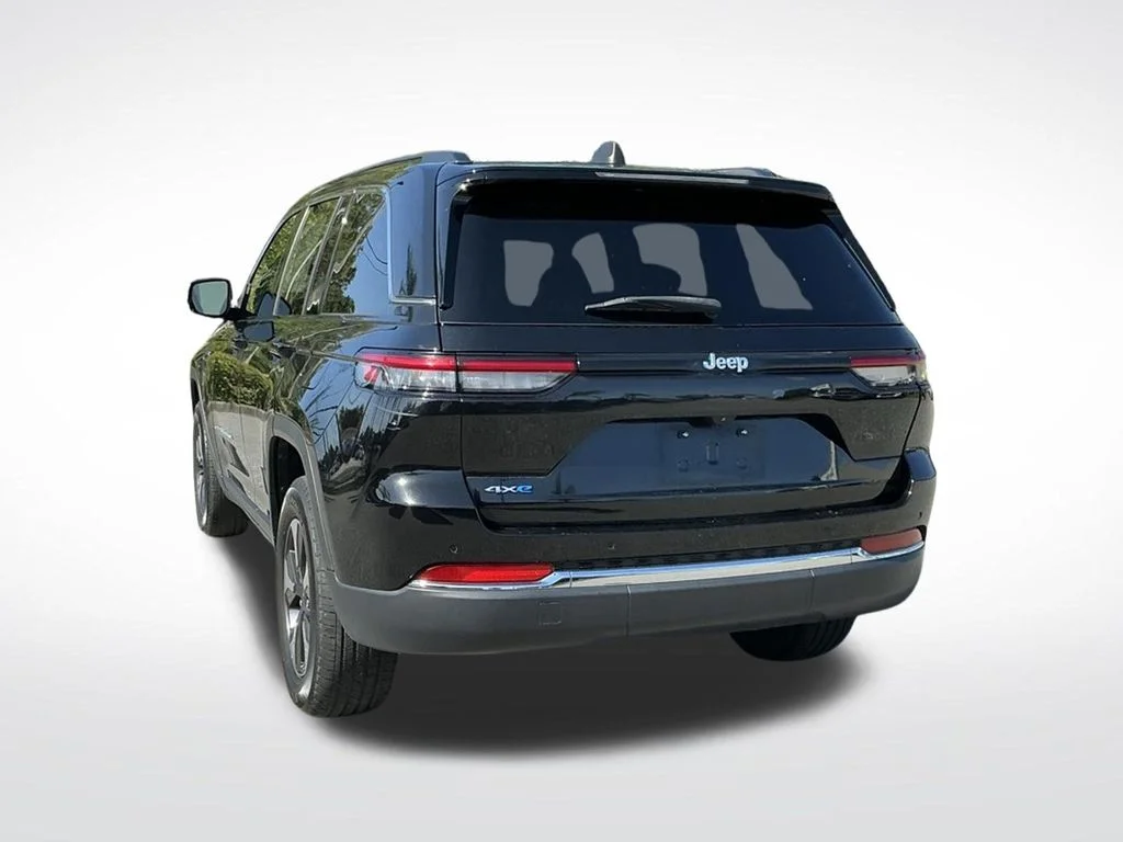 Used 2024 Black Jeep 4xe image 10