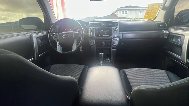 Used 2017 White Toyota SR5 image 15