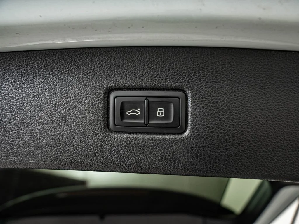 Used 2025 Glacier White Metallic Audi 55 Premium Plus image 39