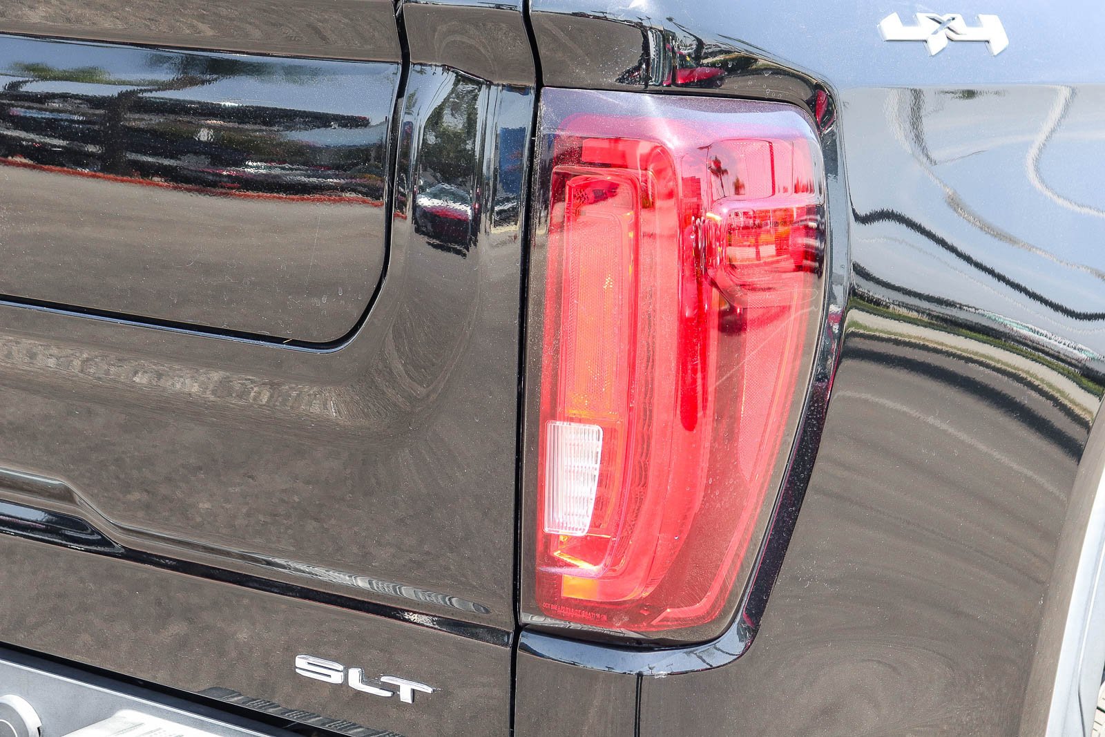 Used 2019 Onyx Black GMC SLT image 9