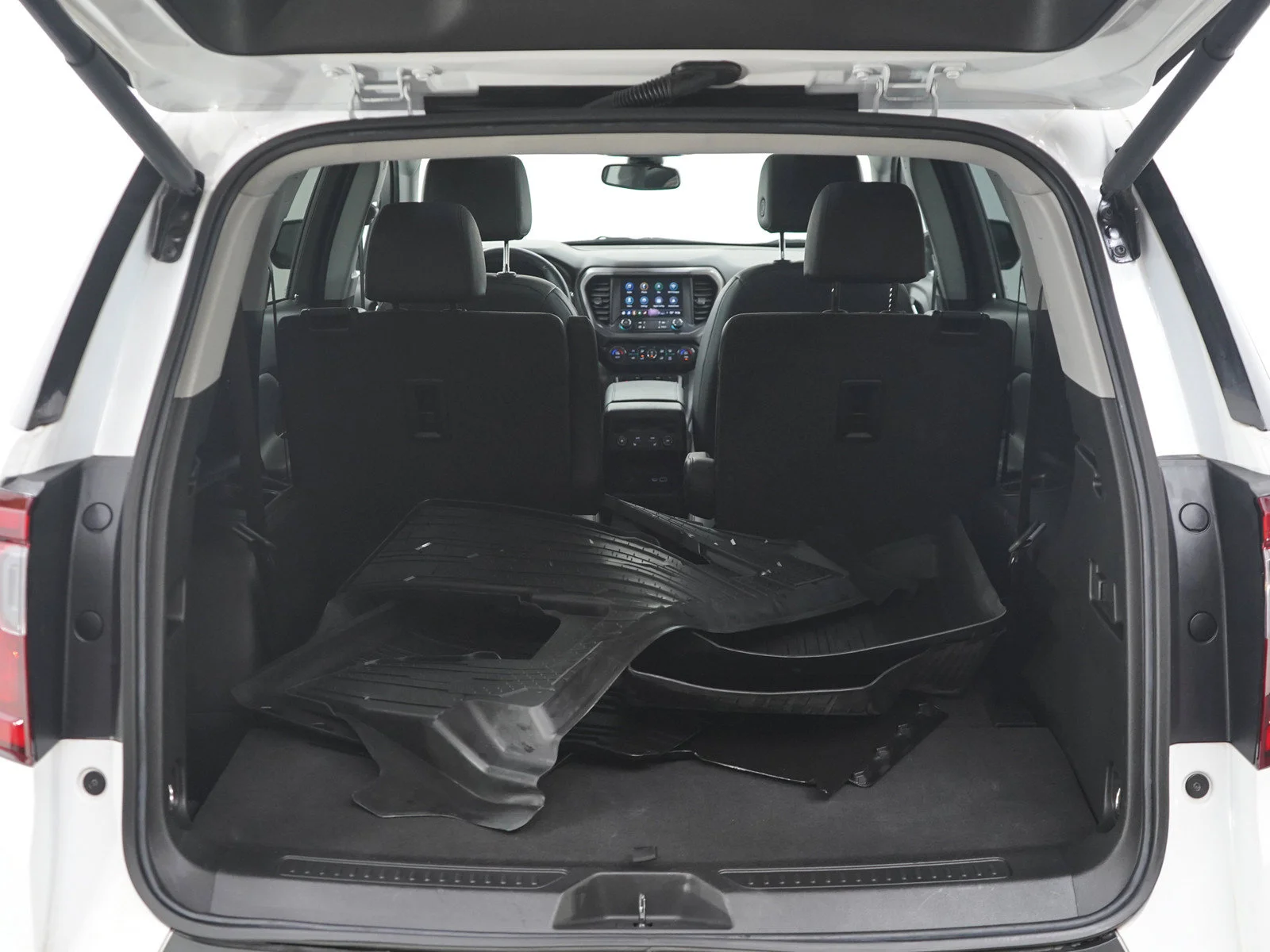Used 2022 Summit White GMC AT4 image 16