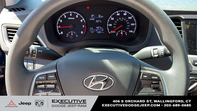 Used 2022 Blue Hyundai SE image 11