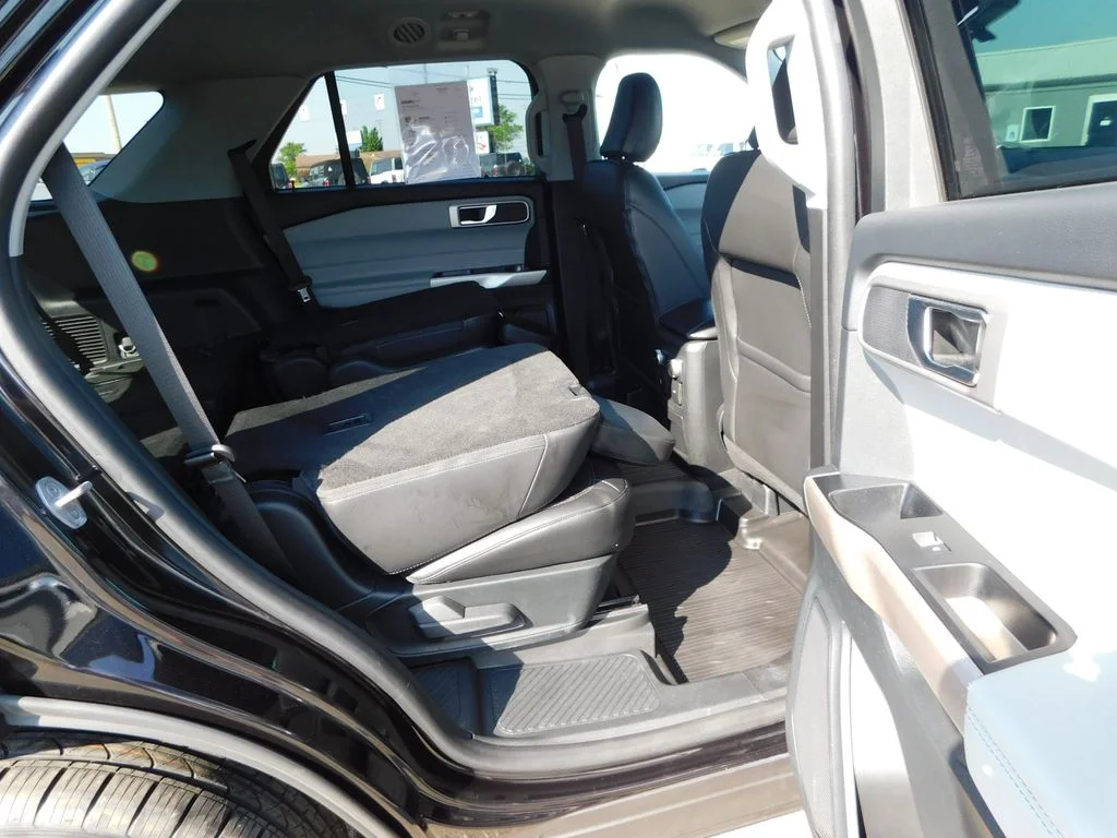 Used 2023 Black Ford XLT image 32