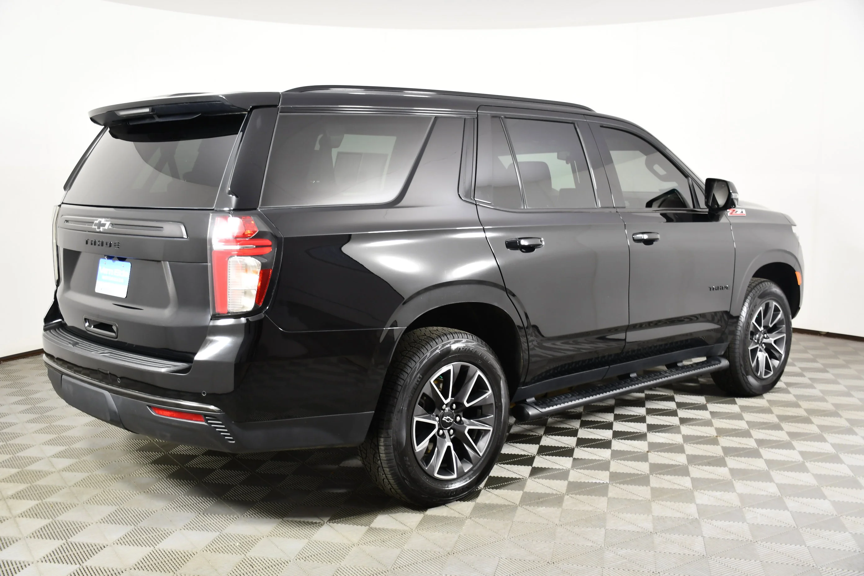 Used 2021 Black Chevrolet Z71 image 6