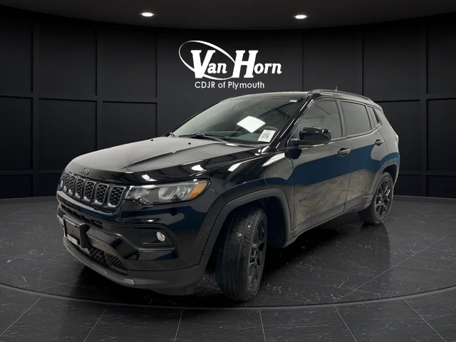Used 2025 Diamond Black Jeep Latitude image 3