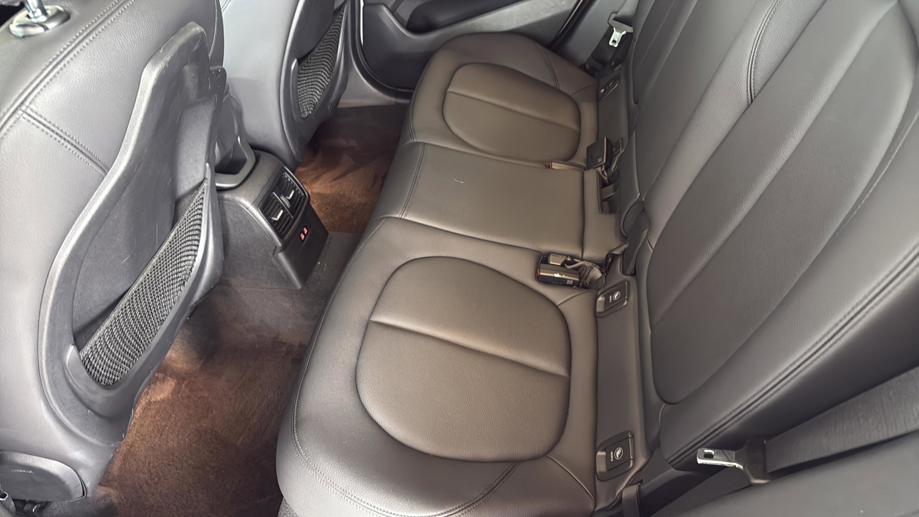 Used 2018 Alpine White BMW sDrive28i image 23