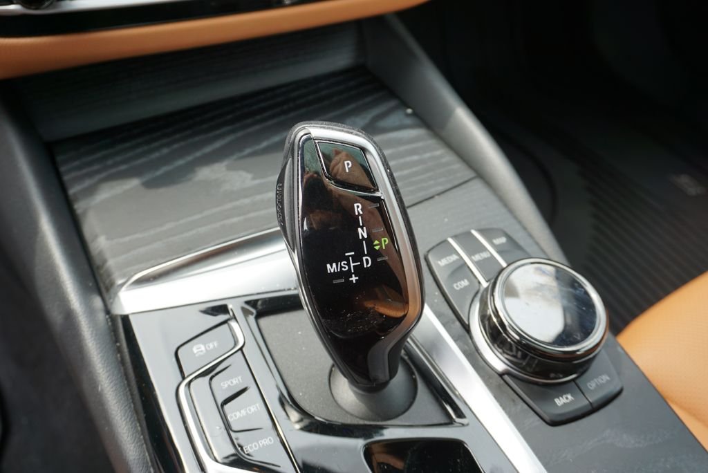 Used 2023 Black Sapphire Metallic BMW 530i xDrive image 37