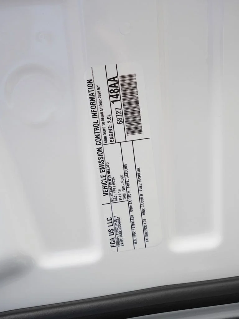 New 2026 Bright White Clear-Coat Exterior Paint Jeep Altitude image 32