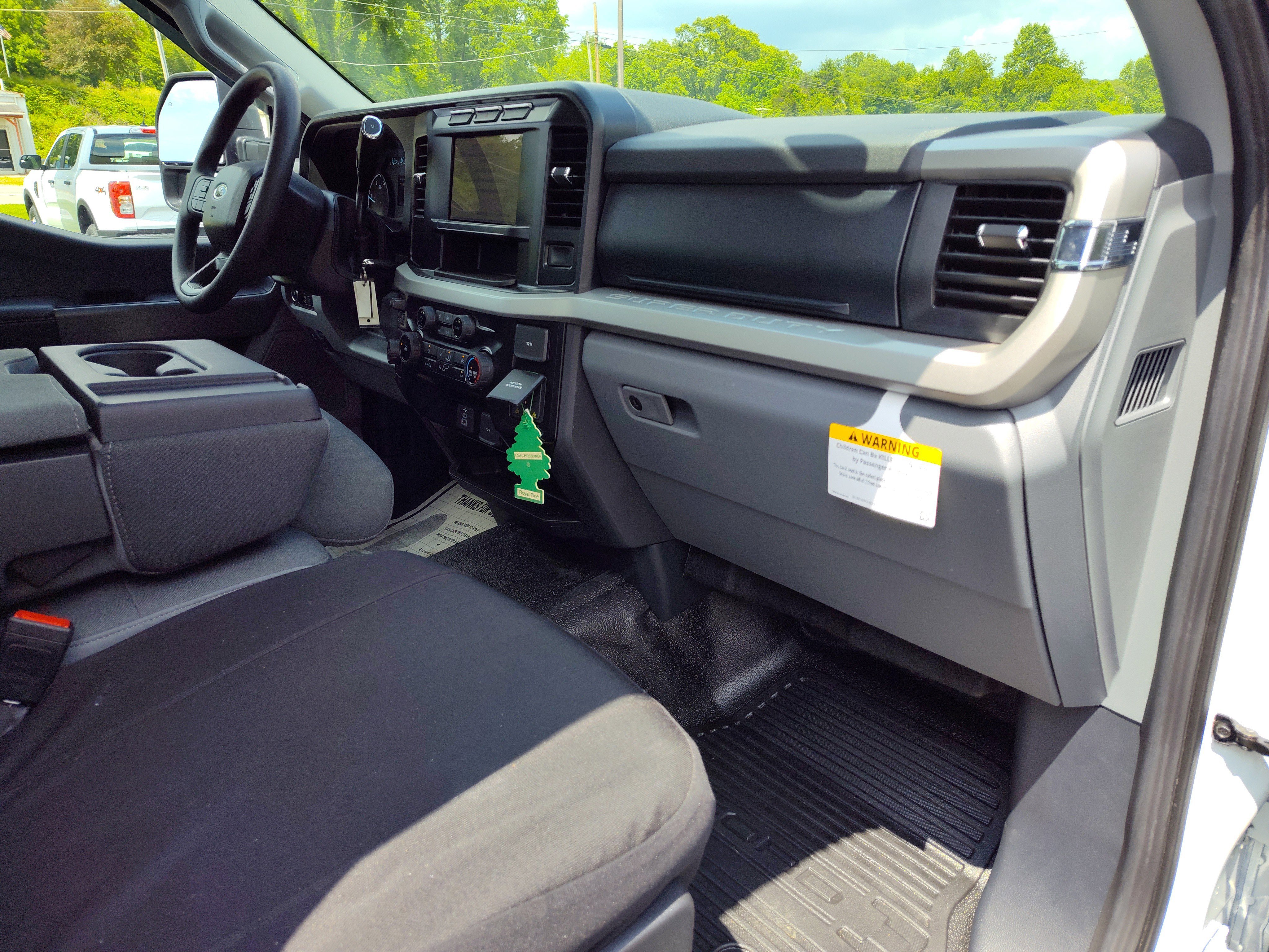 2024 Ford F-550 Super Duty Chassis Cab XLT - Photo 22