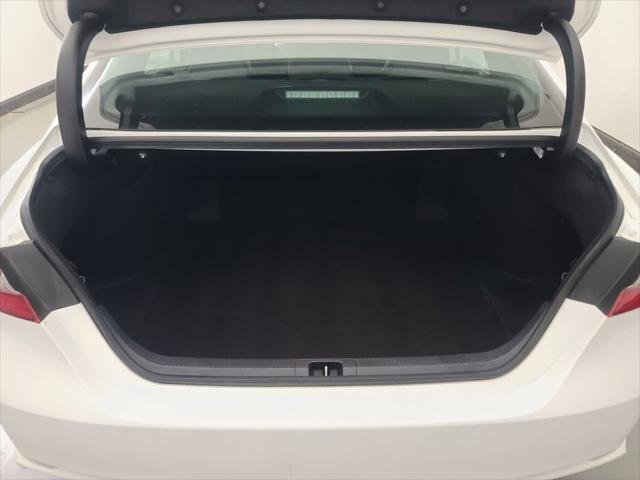 2024 Toyota Camry SE - Photo 18