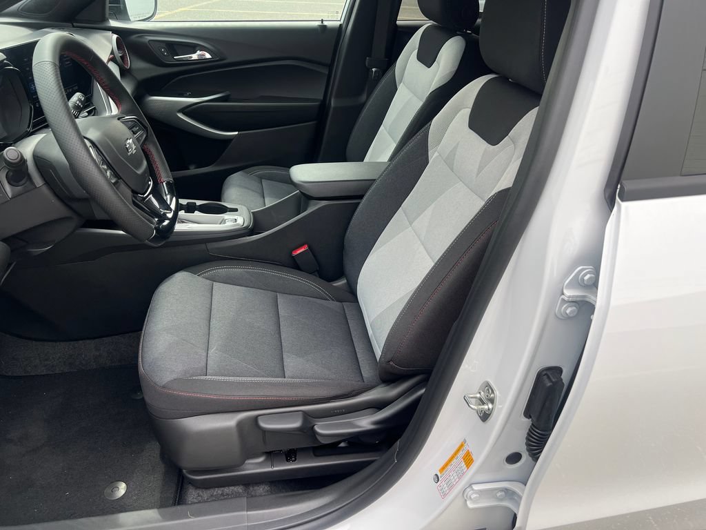 2026 Chevrolet Trax RS - Photo 13