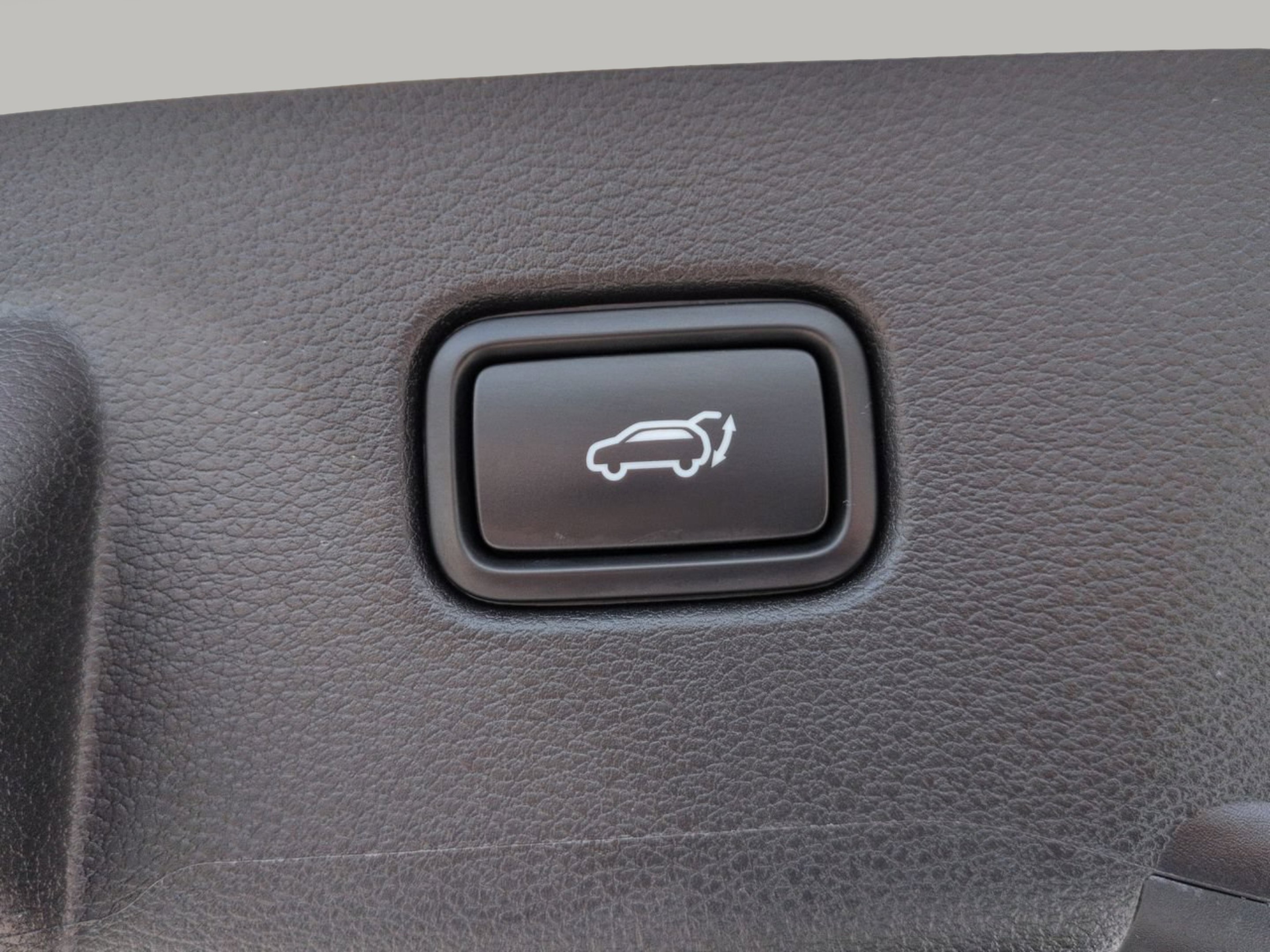 Certified Used 2024 Glacial White Pearl Kia SX image 17