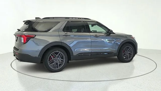 2026 Ford Explorer ST - Photo 34