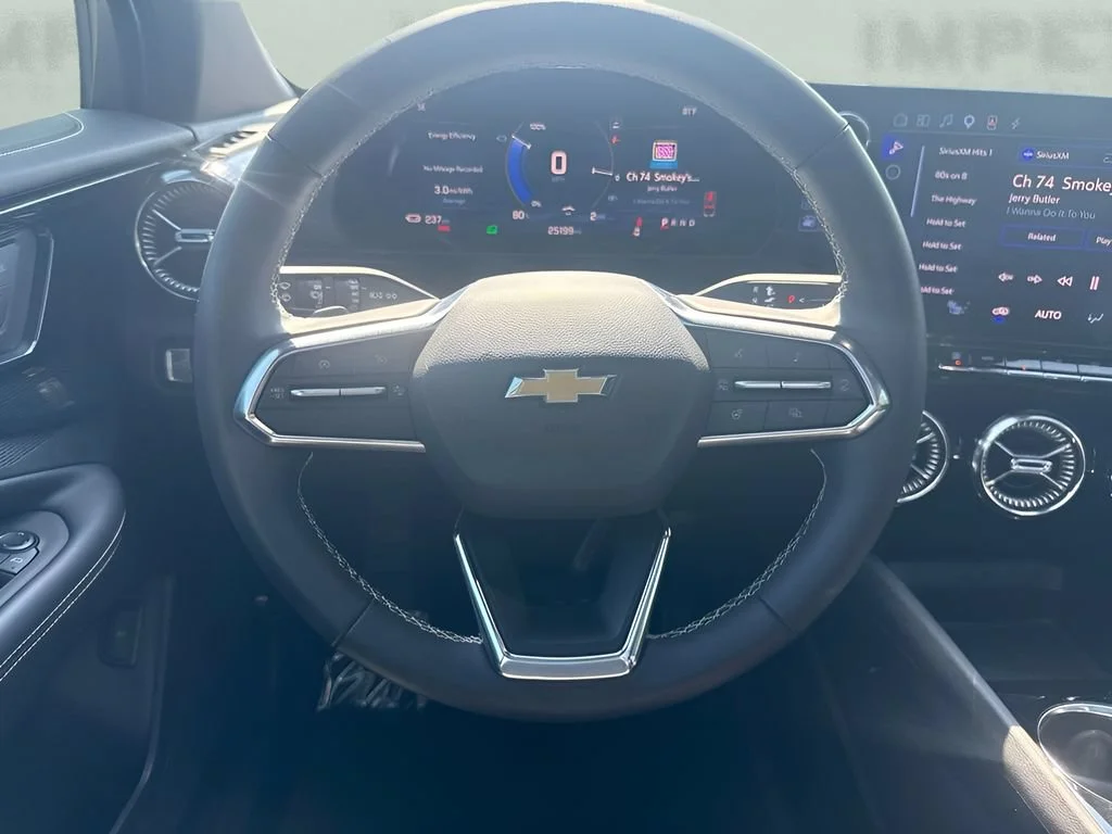 Used 2024 Iridescent Pearl Tricoat Chevrolet LT image 16