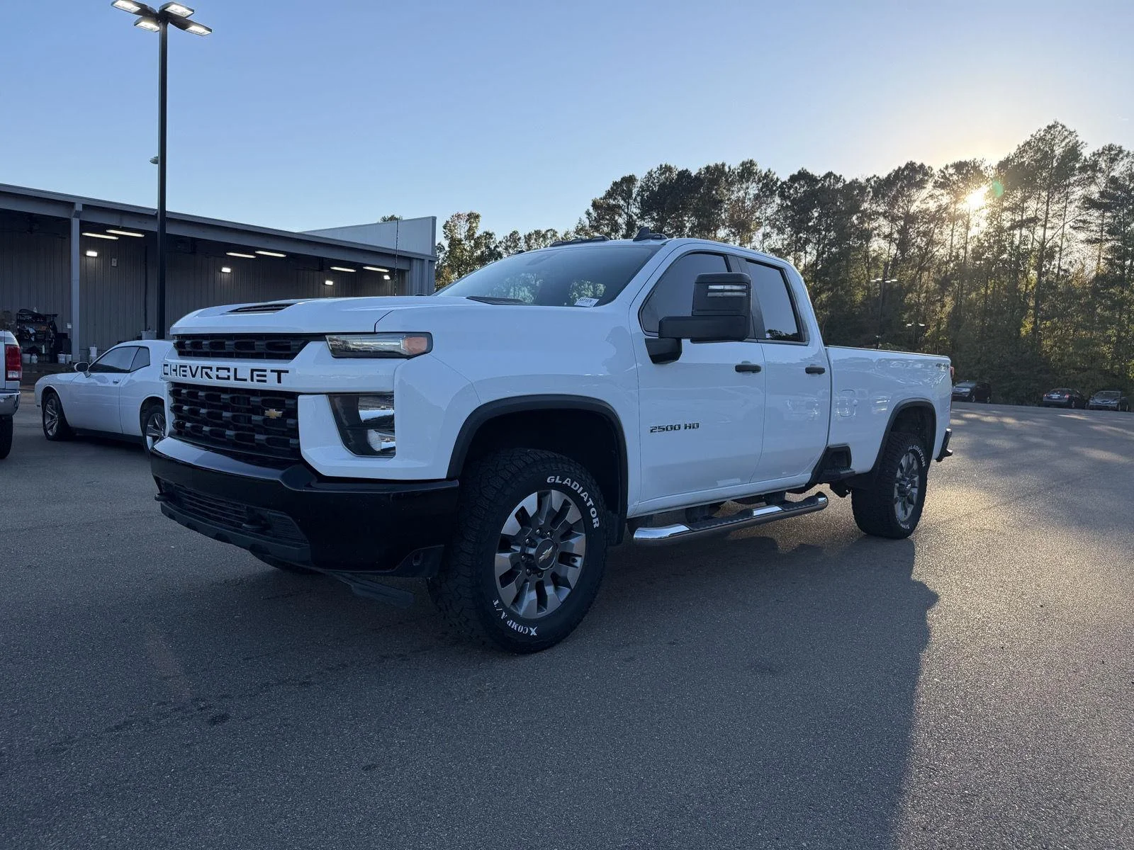 Used 2023 white Chevrolet Custom image 1