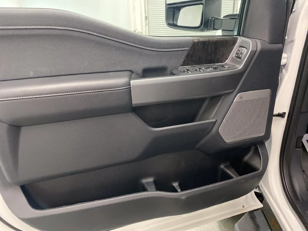 New 2026 Star White Metallic Tri-Coat Ford F-250® Lariat® image 13