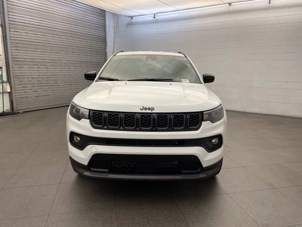 New 2026 Bright White Clear-Coat Exterior Paint Jeep Latitude image 6