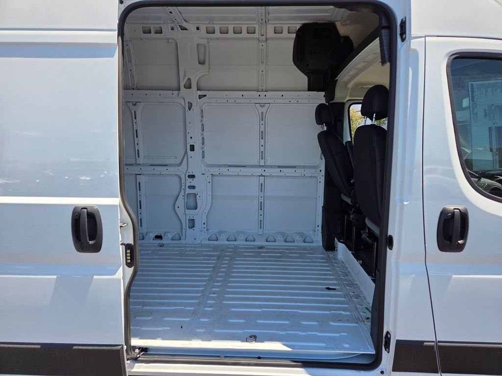 New 2025 Bright White Clear-Coat Exterior Paint RAM Super High Roof image 8