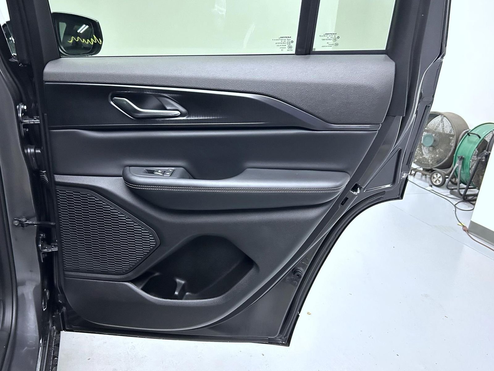 New 2026 Baltic Gray Metallic Clear-Coat Exterior Paint Jeep Laredo X image 17