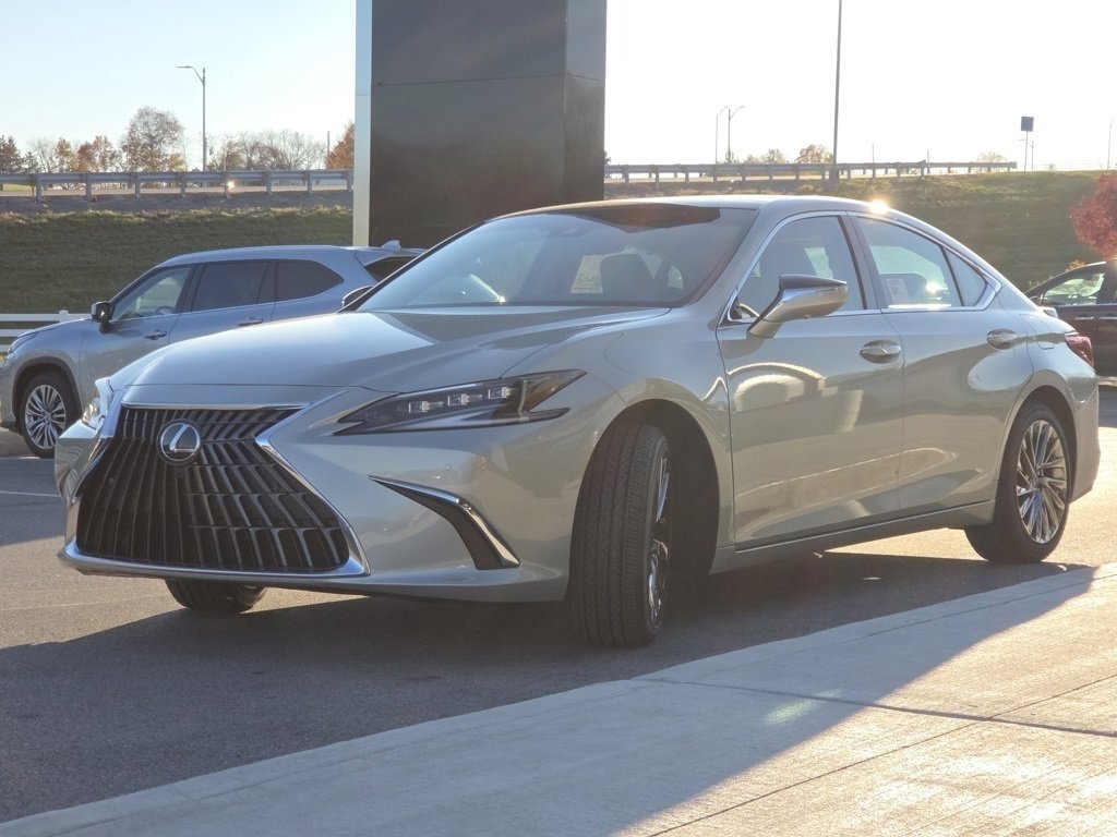 Certified Used 2025 MOONBEAM BEIGE MET. Lexus 350 Ultra Luxury image 25