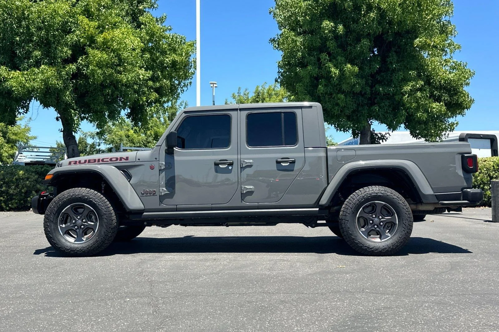 Used 2022 Sting-Gray Clearcoat Jeep Rubicon image 7