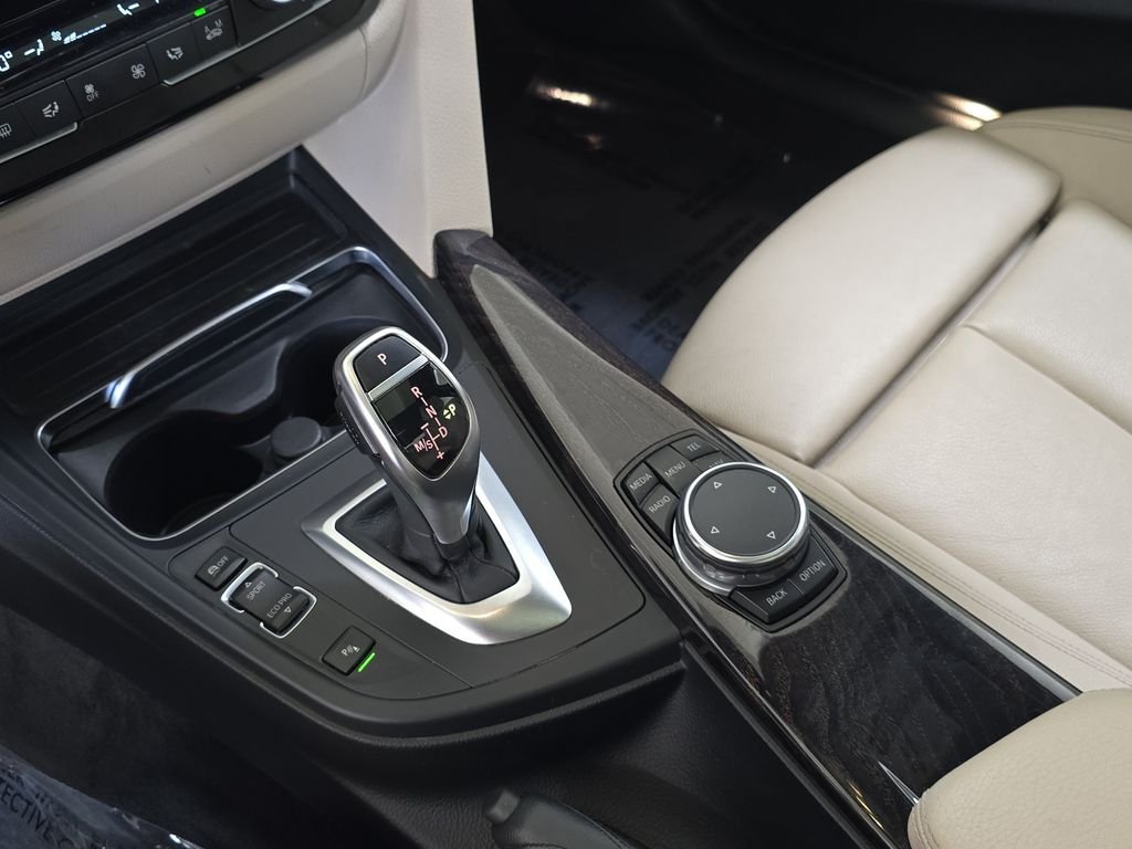 Used 2016 Mineral White Metallic BMW 328i xDrive image 26
