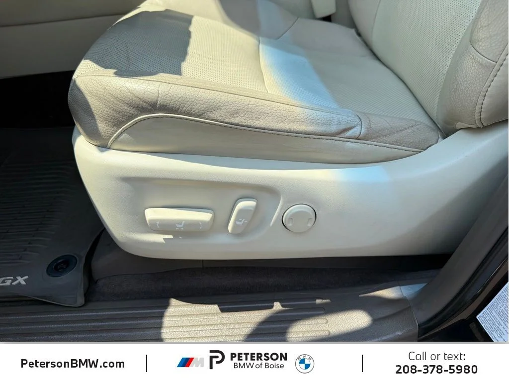 Used 2017 Red Lexus 460 image 26