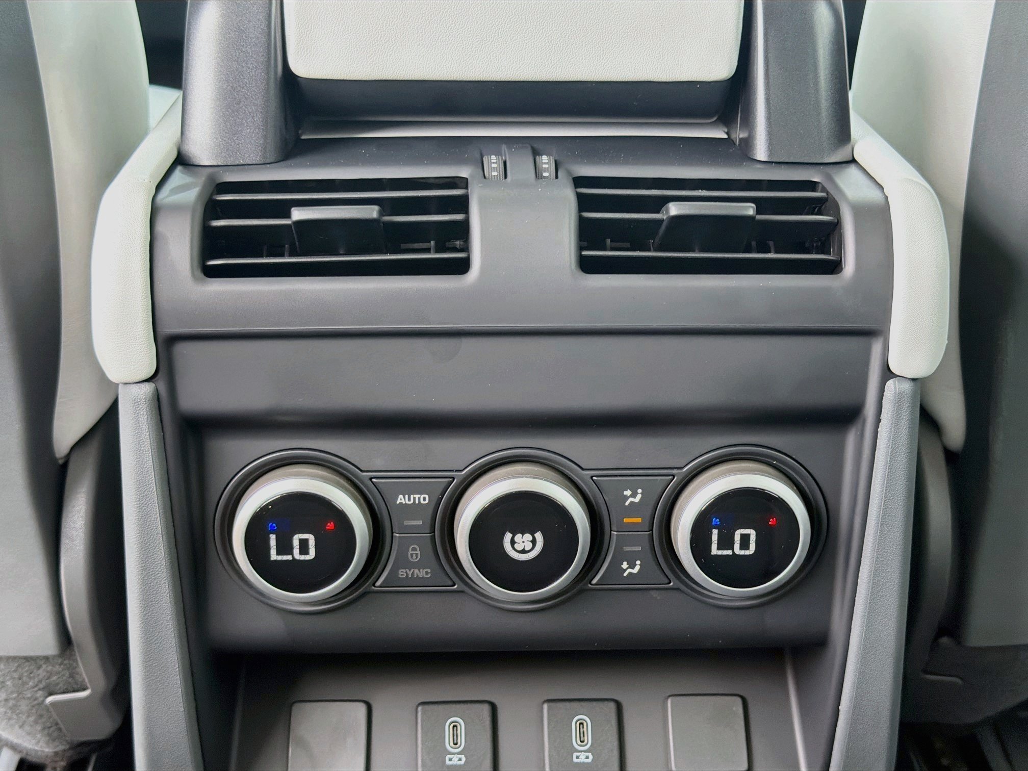 New 2026 Santorini Black Land Rover S image 20