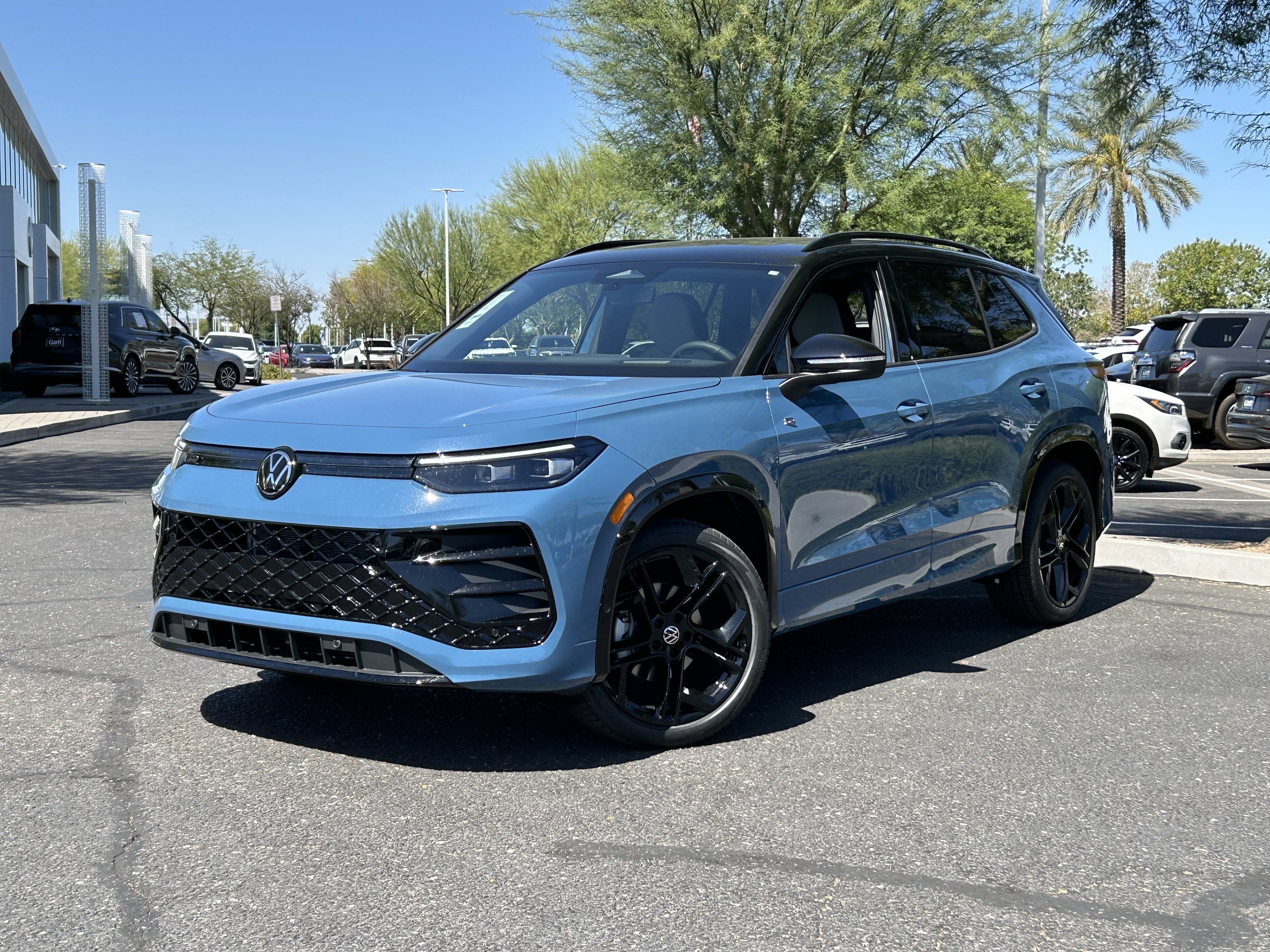 New 2026 Monterey Blue w/Deep Black Roof Volkswagen SE R-Line Black image 21