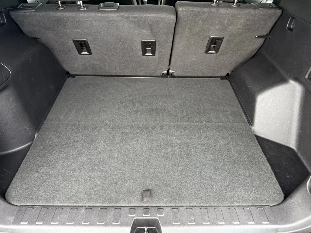 Used 2018 Gray Chevrolet LT image 41