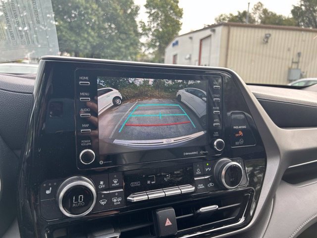Used 2020 Gray Toyota XLE image 11