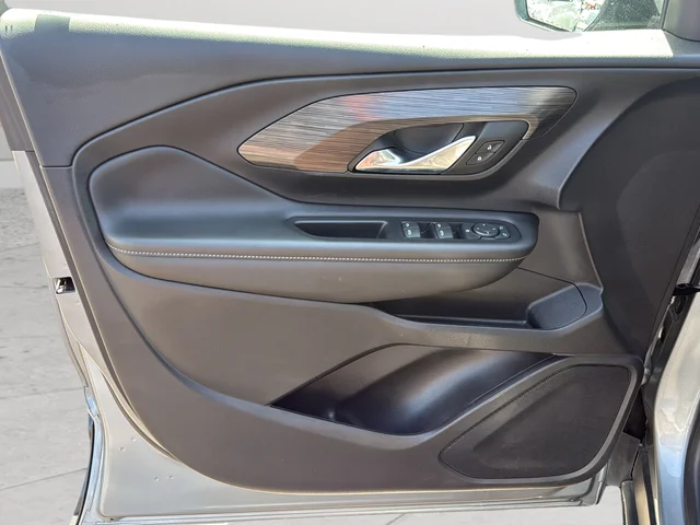 Used 2023 Silver GMC SLE image 18