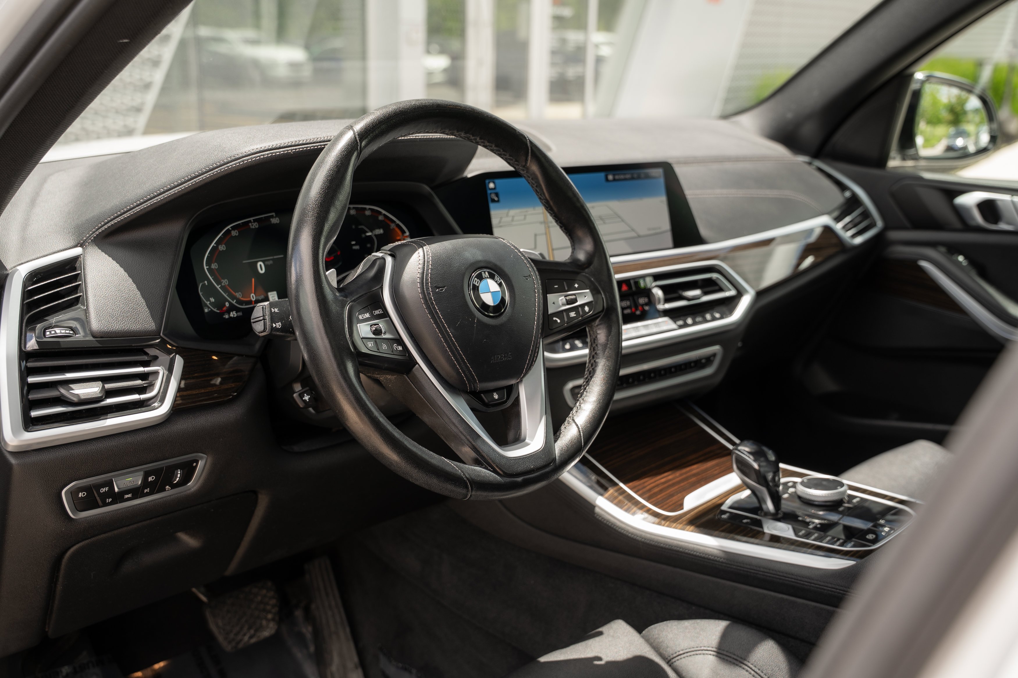 Used 2021 Alpine White BMW xDrive40i image 10
