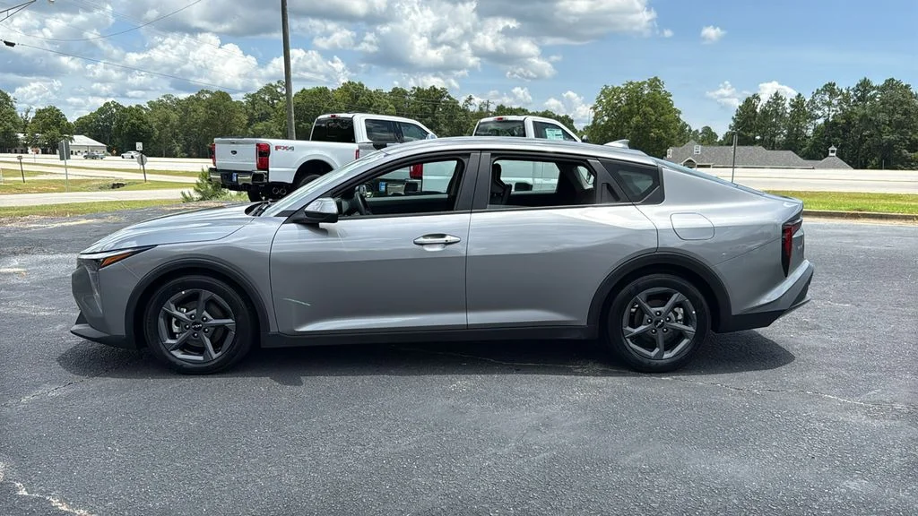Used 2025 Gray Kia LXS image 4