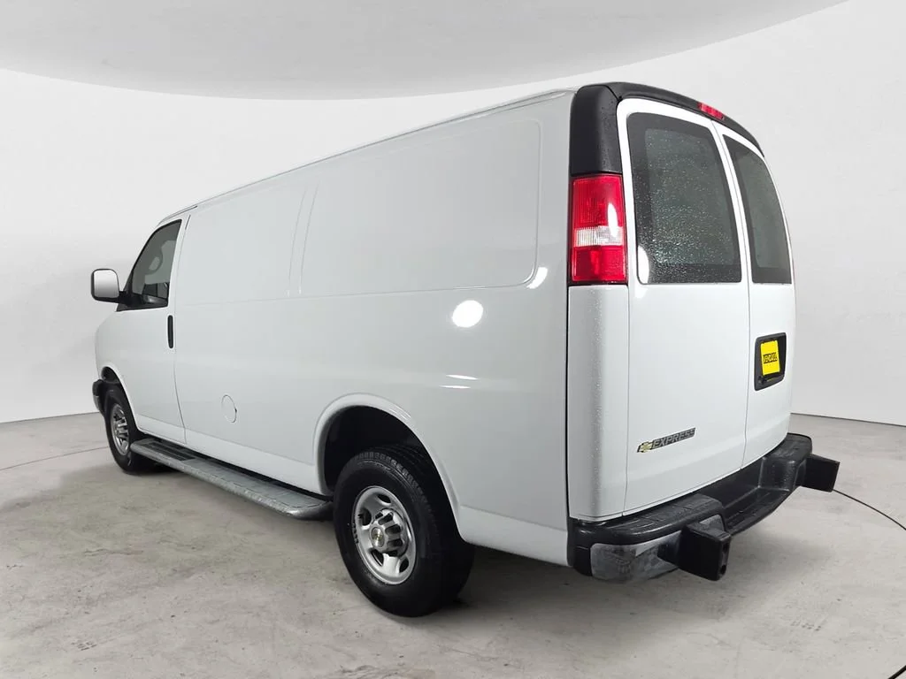 Used 2024 Summit White Chevrolet WT image 3