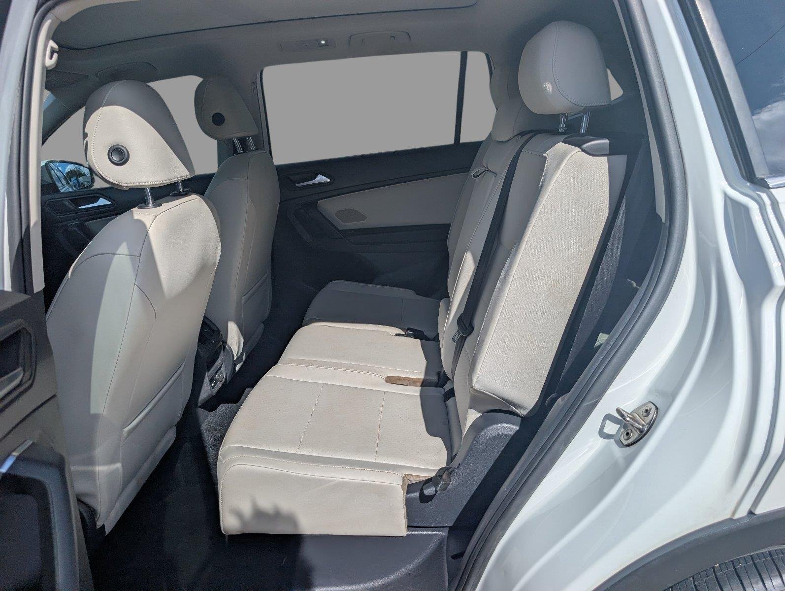 Used 2019 Pure White Volkswagen SEL image 33