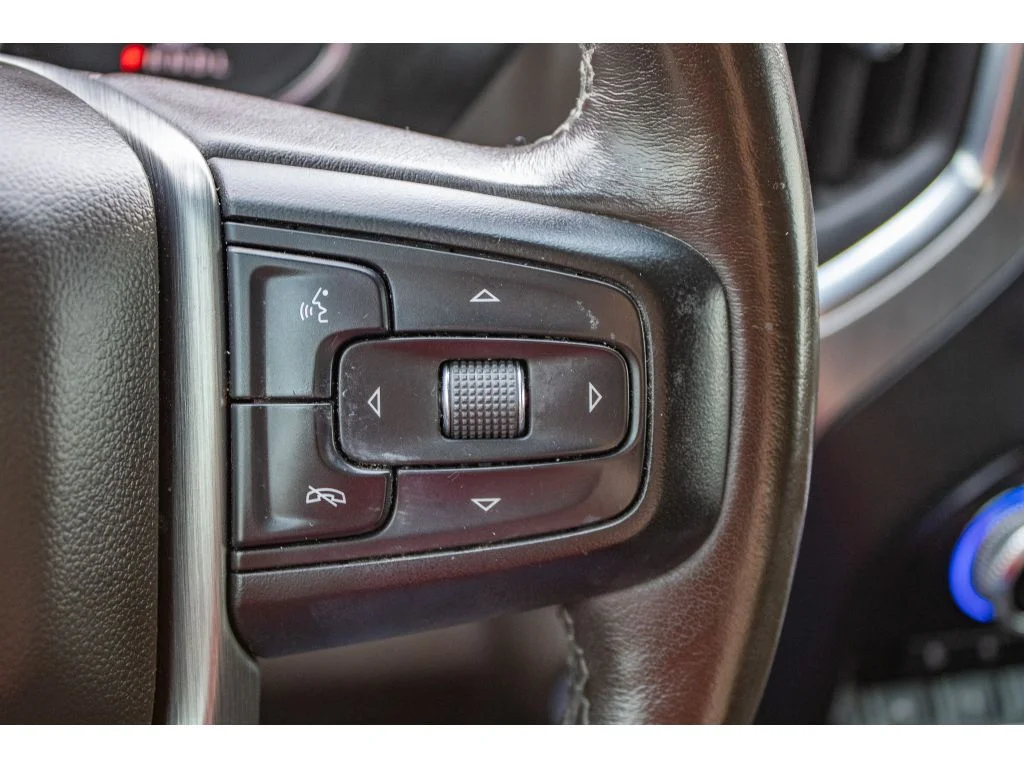 Used 2021 White Frost Tricoat GMC Denali image 41