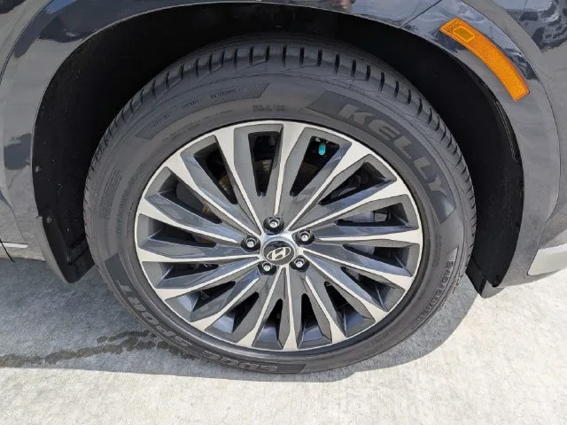 Used 2024 White Hyundai Calligraphy image 11