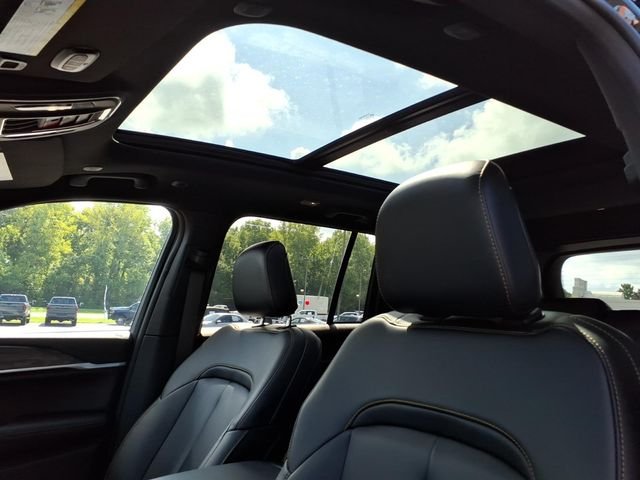 New 2026 Diamond Black Crystal Pearlcoat Jeep Limited image 15