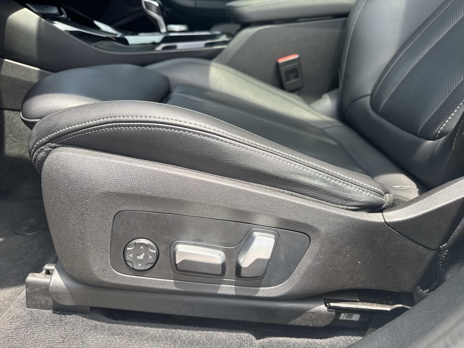 Used 2022 Gray BMW sDrive30i image 19