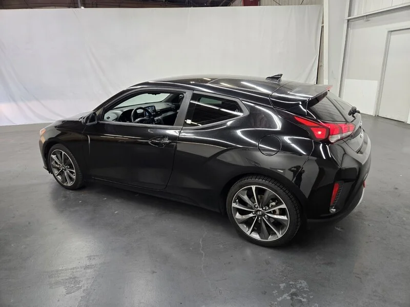 Used 2020 Ultra Black Hyundai 2.0 Premium image 3