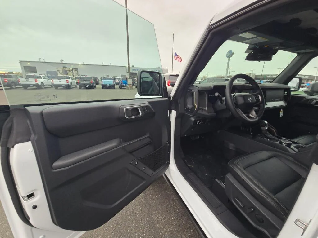 New 2025 Oxford White Ford Badlands® image 15