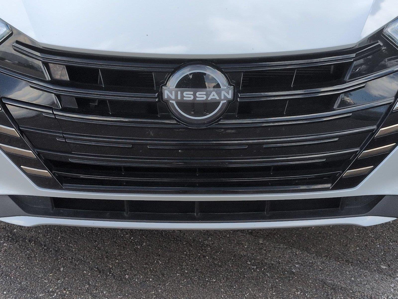 Used 2024 Brilliant Silver Metallic Nissan SR image 14